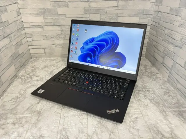 Lenovo ThinkPad X13 Gen1( Corei5-10210U 2.11GHz / 8GB / SSD256GB )10世代