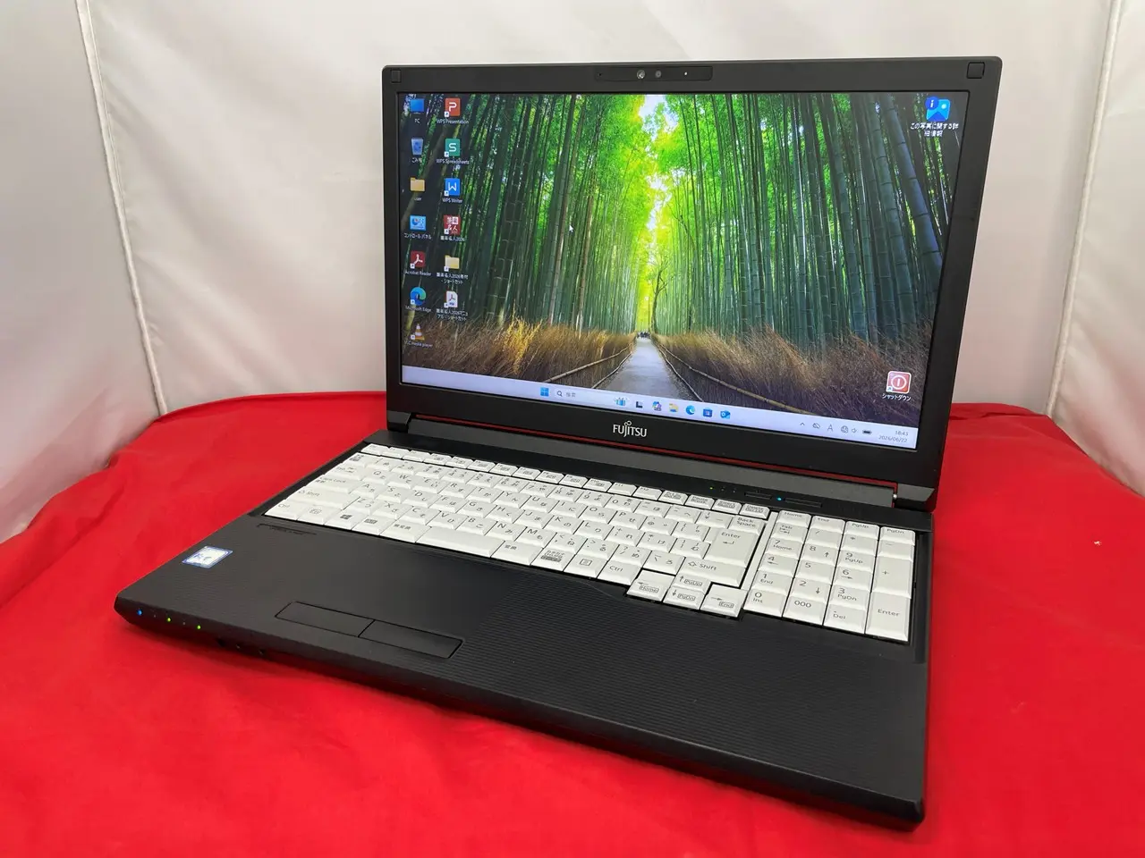 富士通 LIFEBOOK A579/B （第8世代CPU）