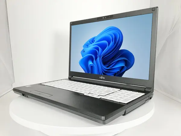 富士通 LIFEBOOK A579/B（第8世代CPU）