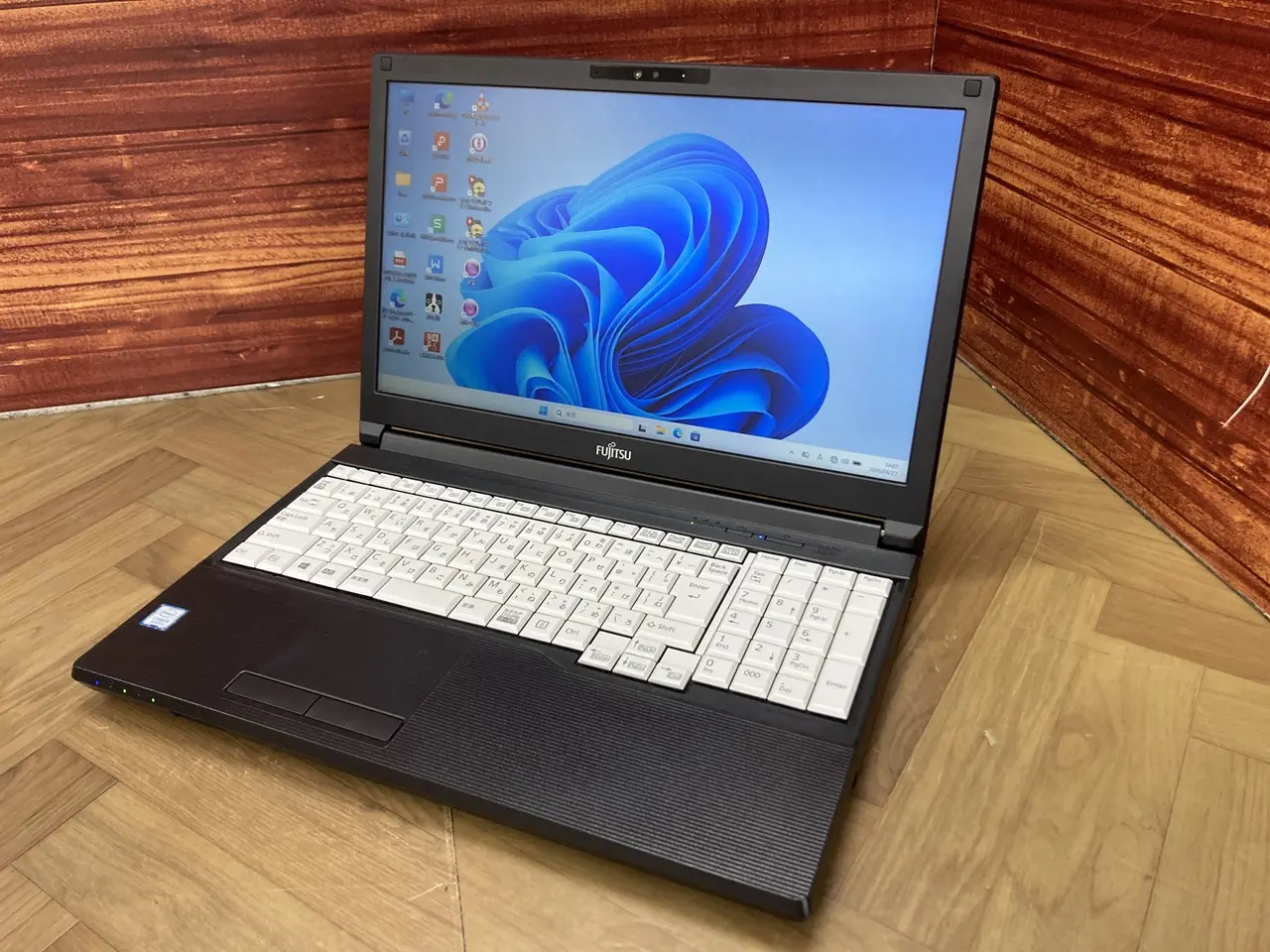 富士通　LIFEBOOK A579/B