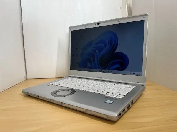 Panasonic Let's note CF-LV7