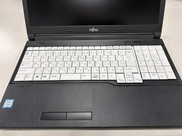 富士通 LIFEBOOK A576/P フルHD液晶搭載 (CPU：Core i5 6200U 2.3GHz