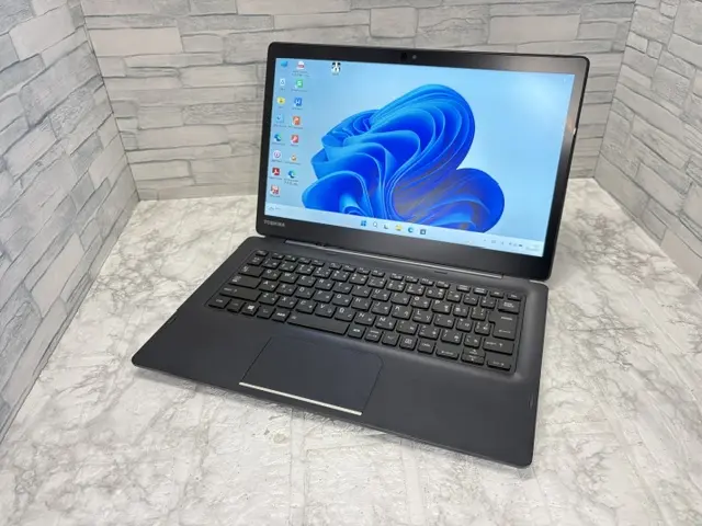 Dynabook dynabook D83/M(Corei3-8130U 2.2GHz / メモリ:4GB / SSD 128GB )8世代