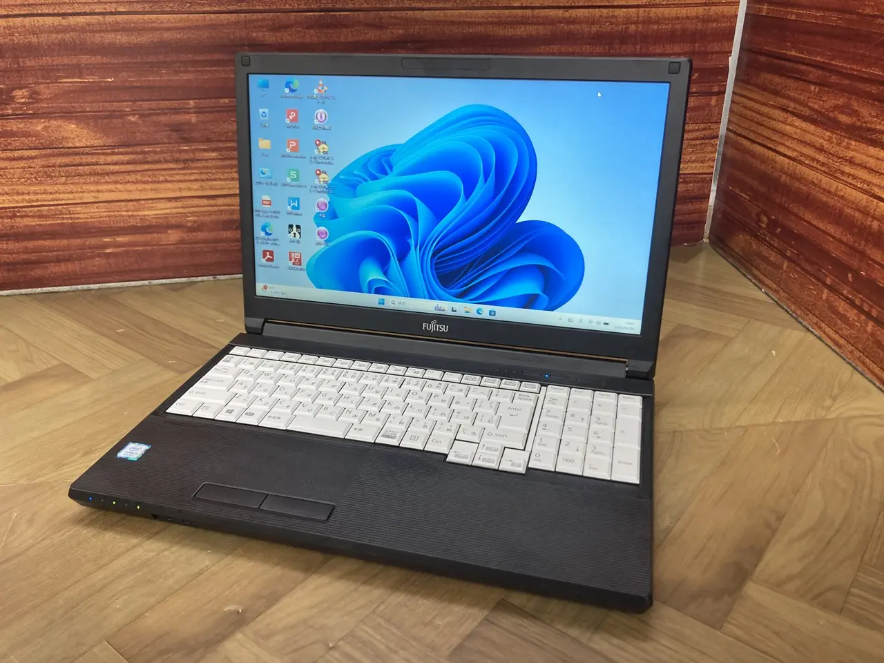 富士通　LIFEBOOK A579/C
