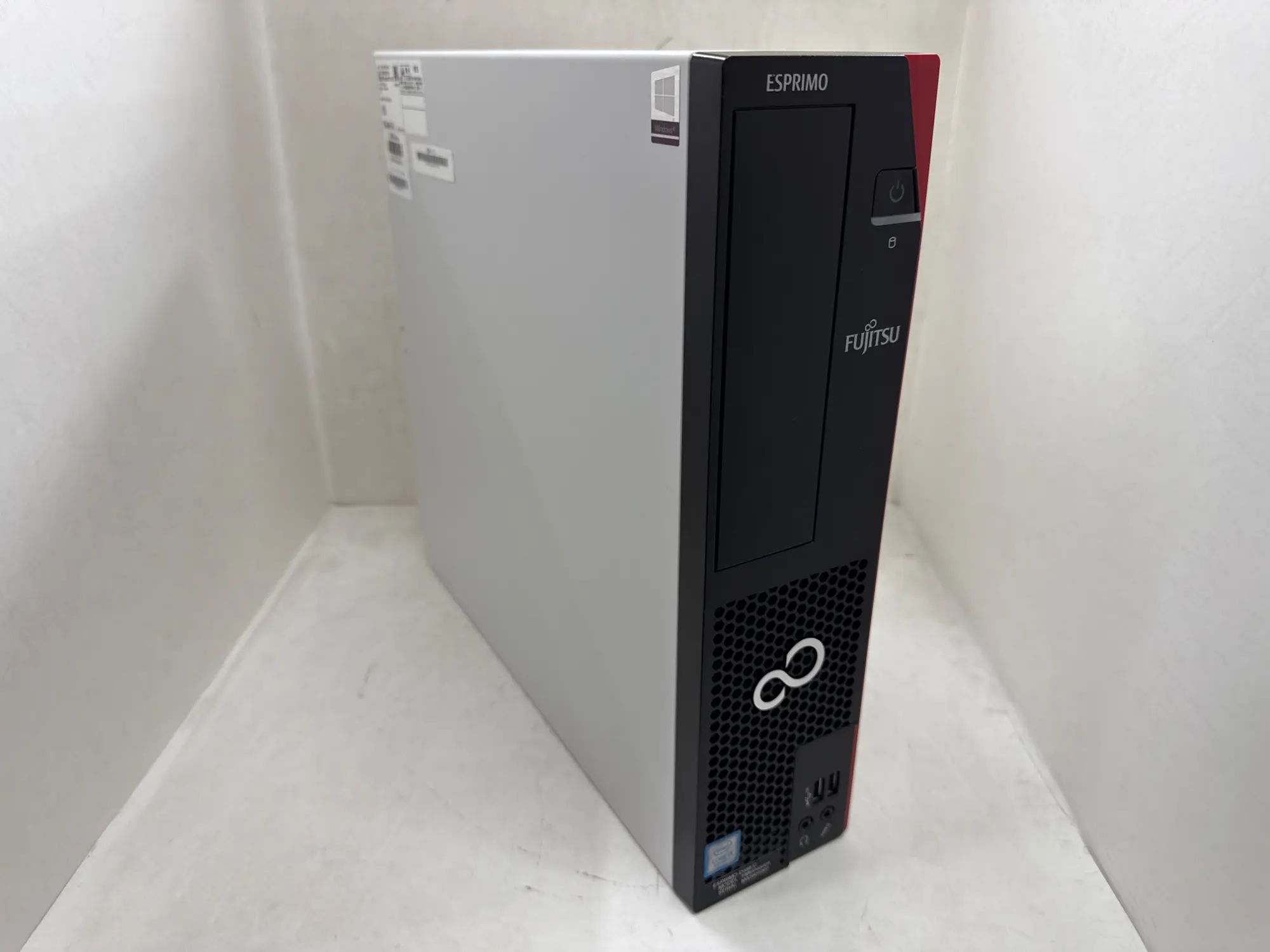 FUJITSU ESPRIMO D588/C（第9世代Corei3）