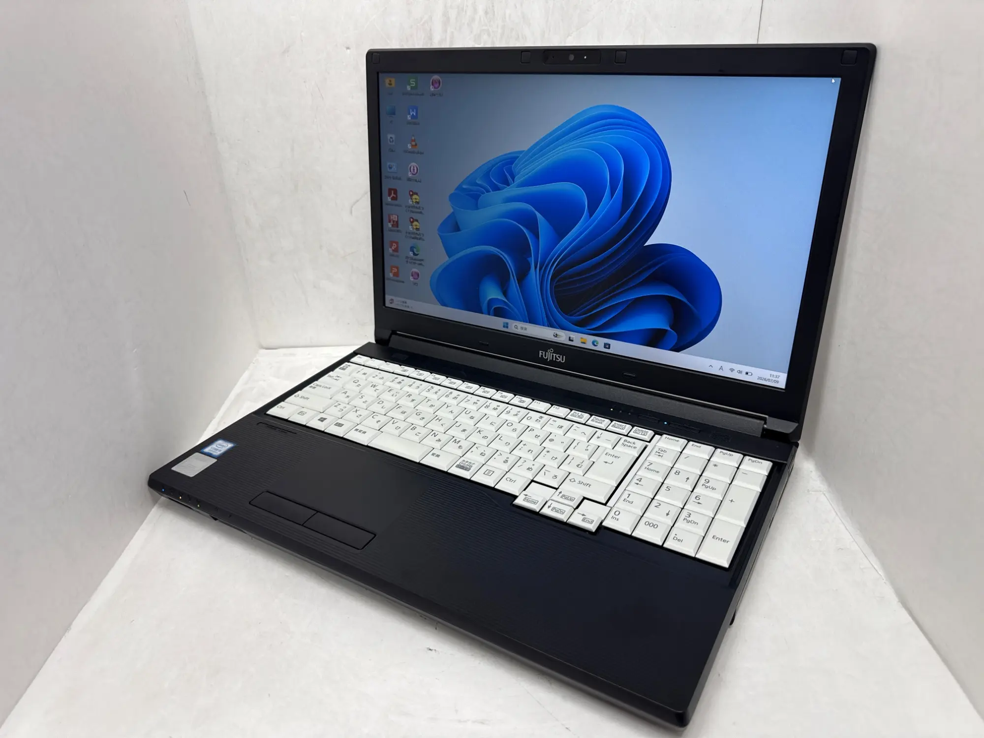 FUJITSU LIFEBOOK A748/S（第8世代Corei5）