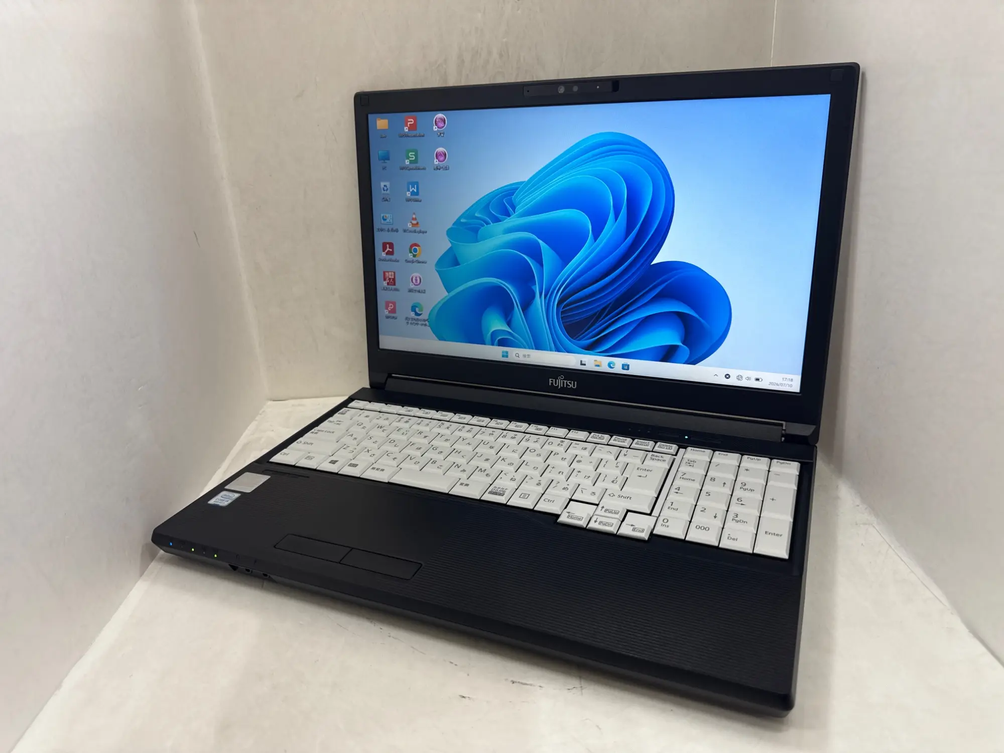 FUJITSU LIFEBOOK A579/B（第8世代Corei5