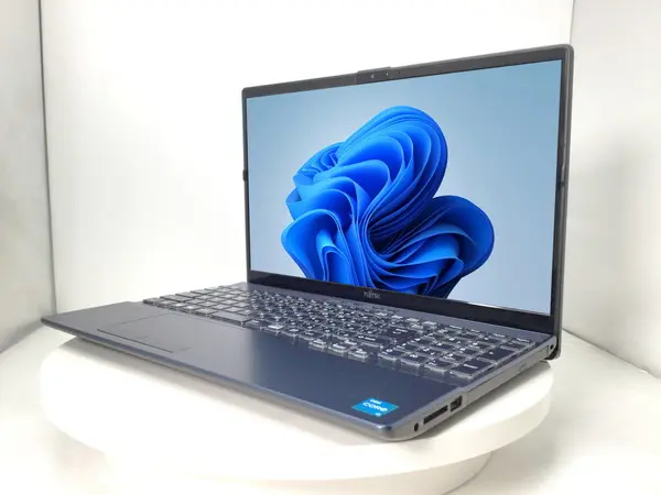 富士通 LIFEBOOK AH45/G2（第11世代CPU）
