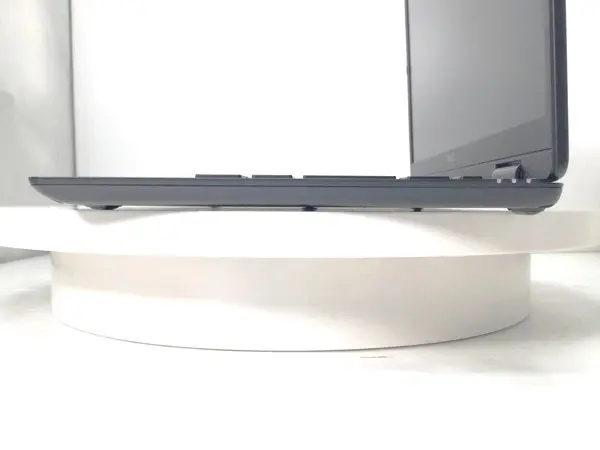NEC VersaPro VKT40/C-9(CPU：Core i5 1130G7 4.00GHz/メモリ：8GB/SSD