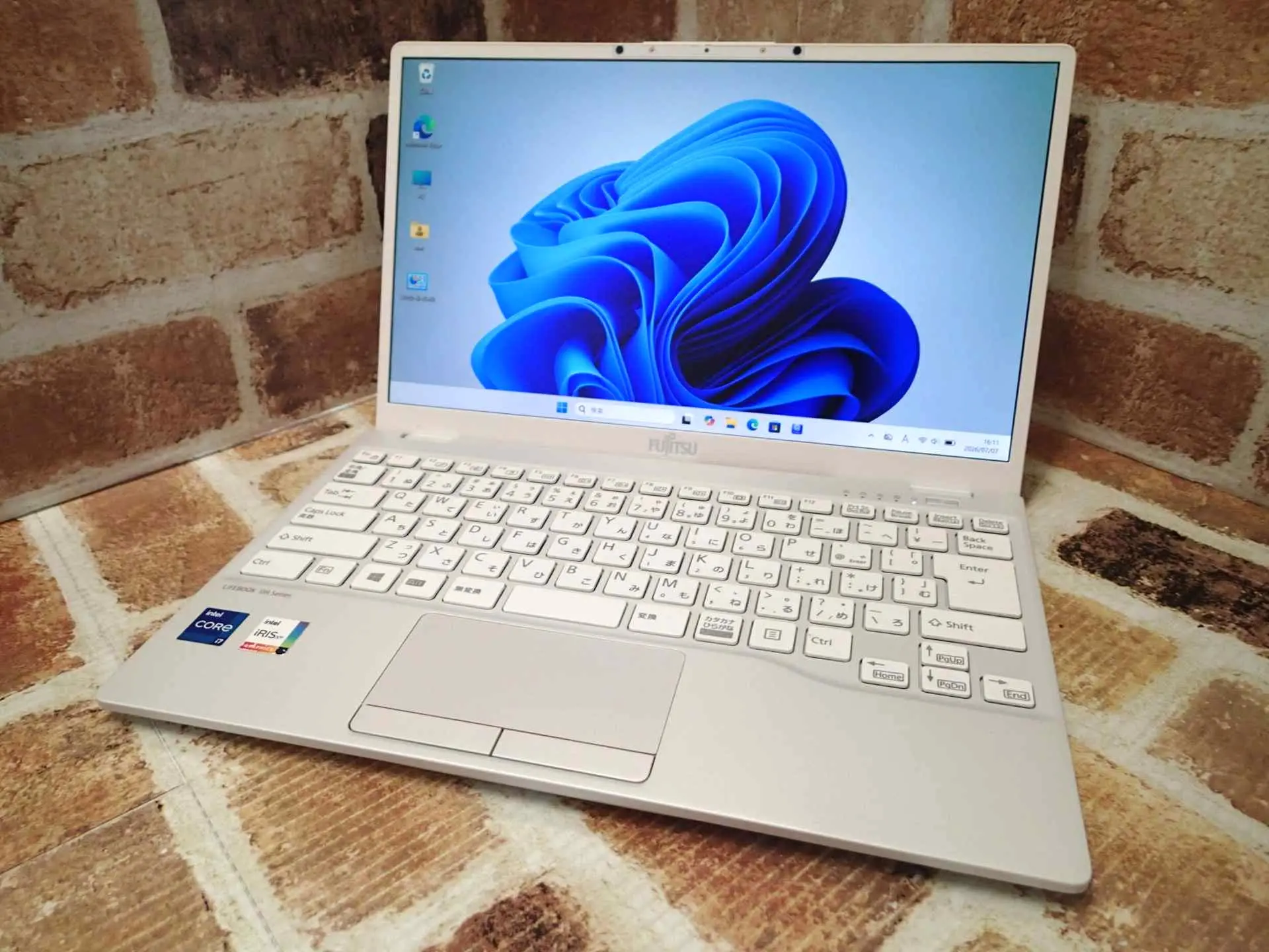 LIFEBOOK UH08/E3 i7 第11世代 メモリ16GB