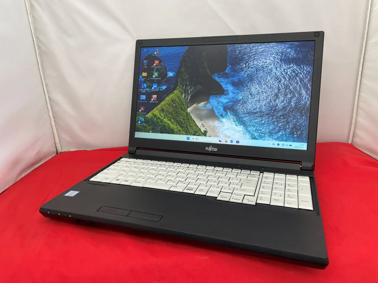 富士通 LIFEBOOK A579/C （第8世代CPU）