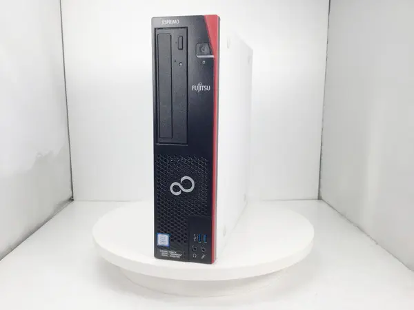 富士通 ESPRIMO D588/CX（第8世代CPU）