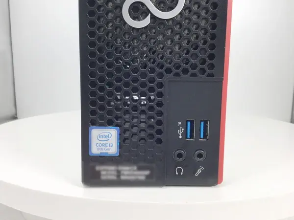 富士通 ESPRIMO D588/CX(CPU：Core i3 8100 3.6GHz/メモリ：16GB/SSD