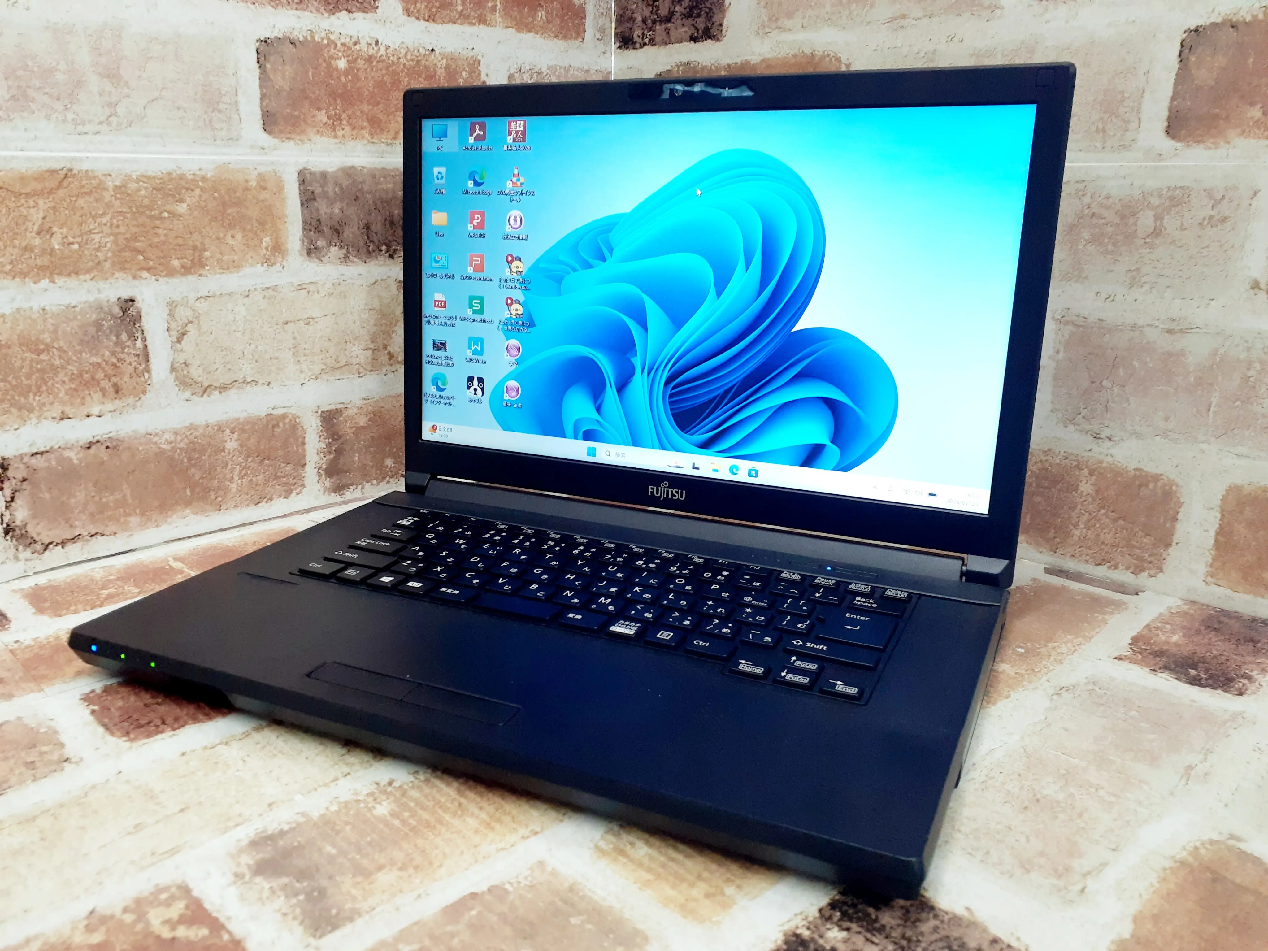富士通　A5510/D i5 第10世代 メモリ16GB
