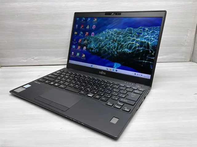 富士通 LIFEBOOK U939/B (第8世代CPU)