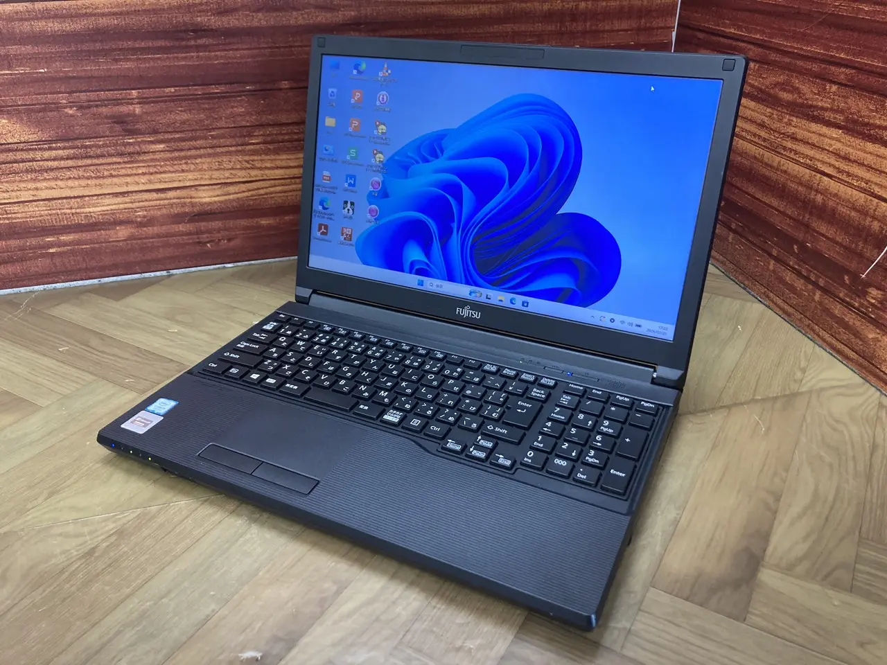 富士通　LIFEBOOK A579/A