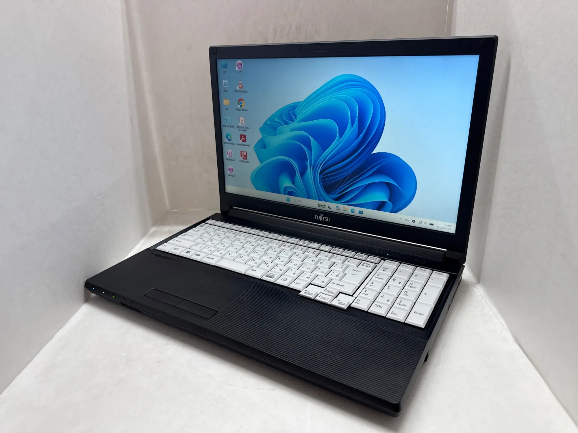 FUJITSU LIFEBOOK A579/C（第8世代Corei3）