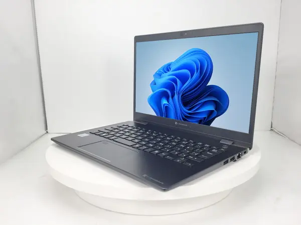 東芝 dynabook G83/DN（第8世代CPU）