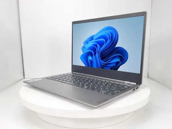 Lenovo ThinkBook 13s IML（第10世代CPU）