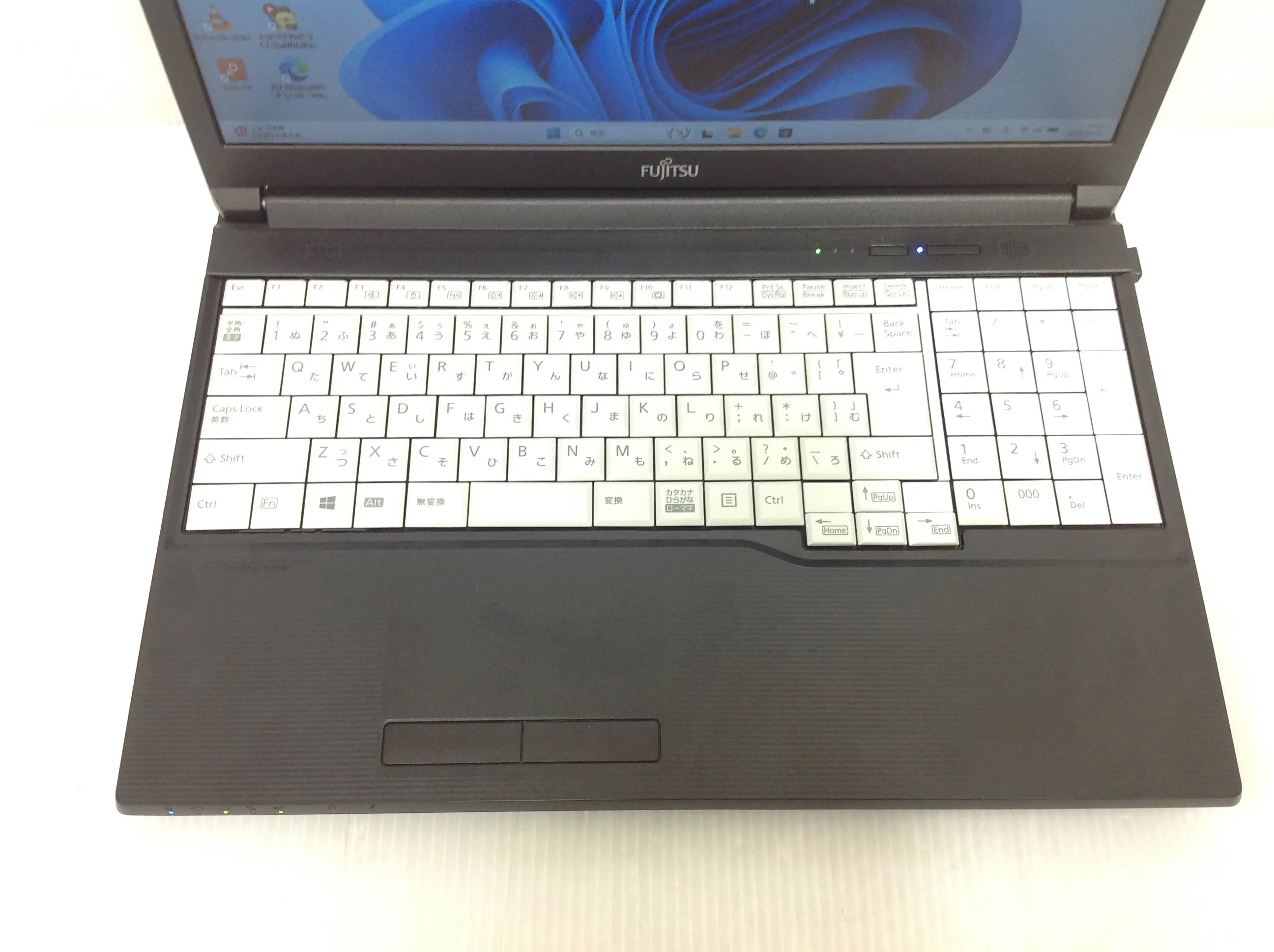 富士通 LIFEBOOK A579/B (第8世代CPU) Webカメラありモデル
