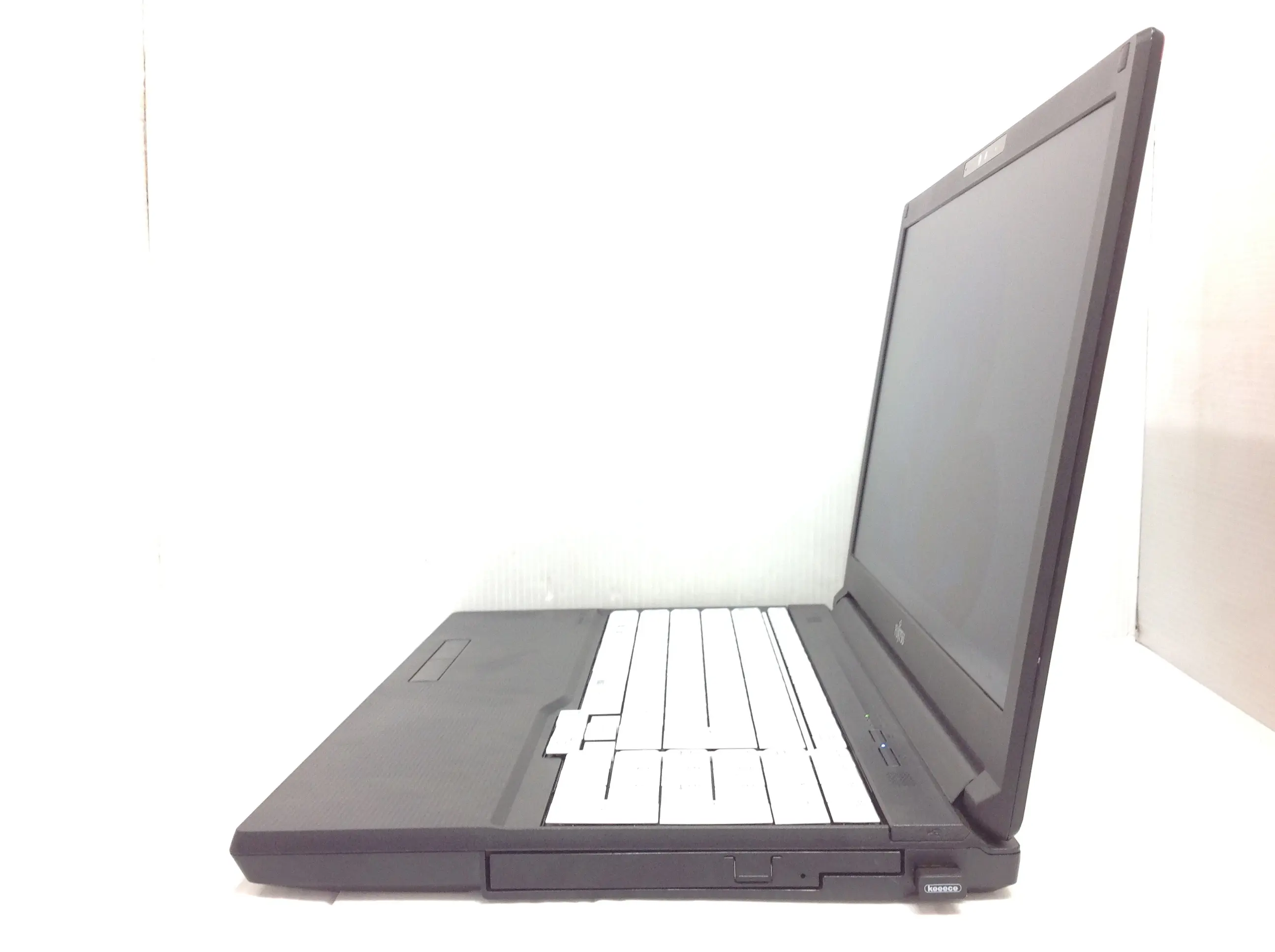 富士通 LIFEBOOK A579/B (第8世代CPU) Webカメラありモデル