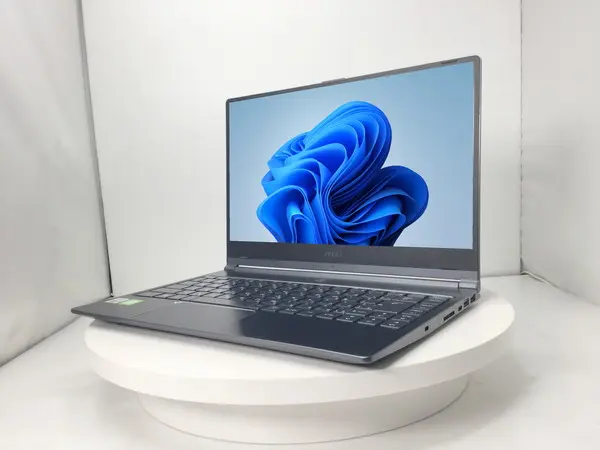 MSI Modern 14 A10RB(第10世代CPU)