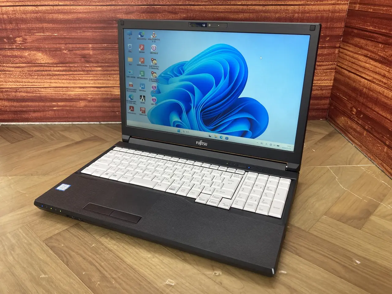 富士通 LIFEBOOK A579/BX