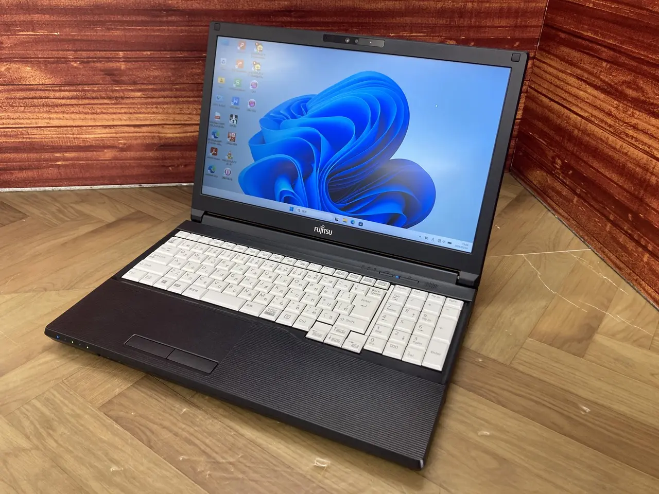 富士通　LIFEBOOK A579/A