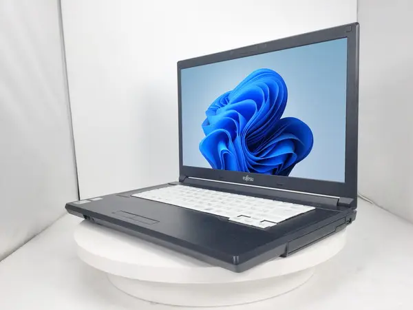富士通 LIFEBOOK A577/S（第7世代CPU）
