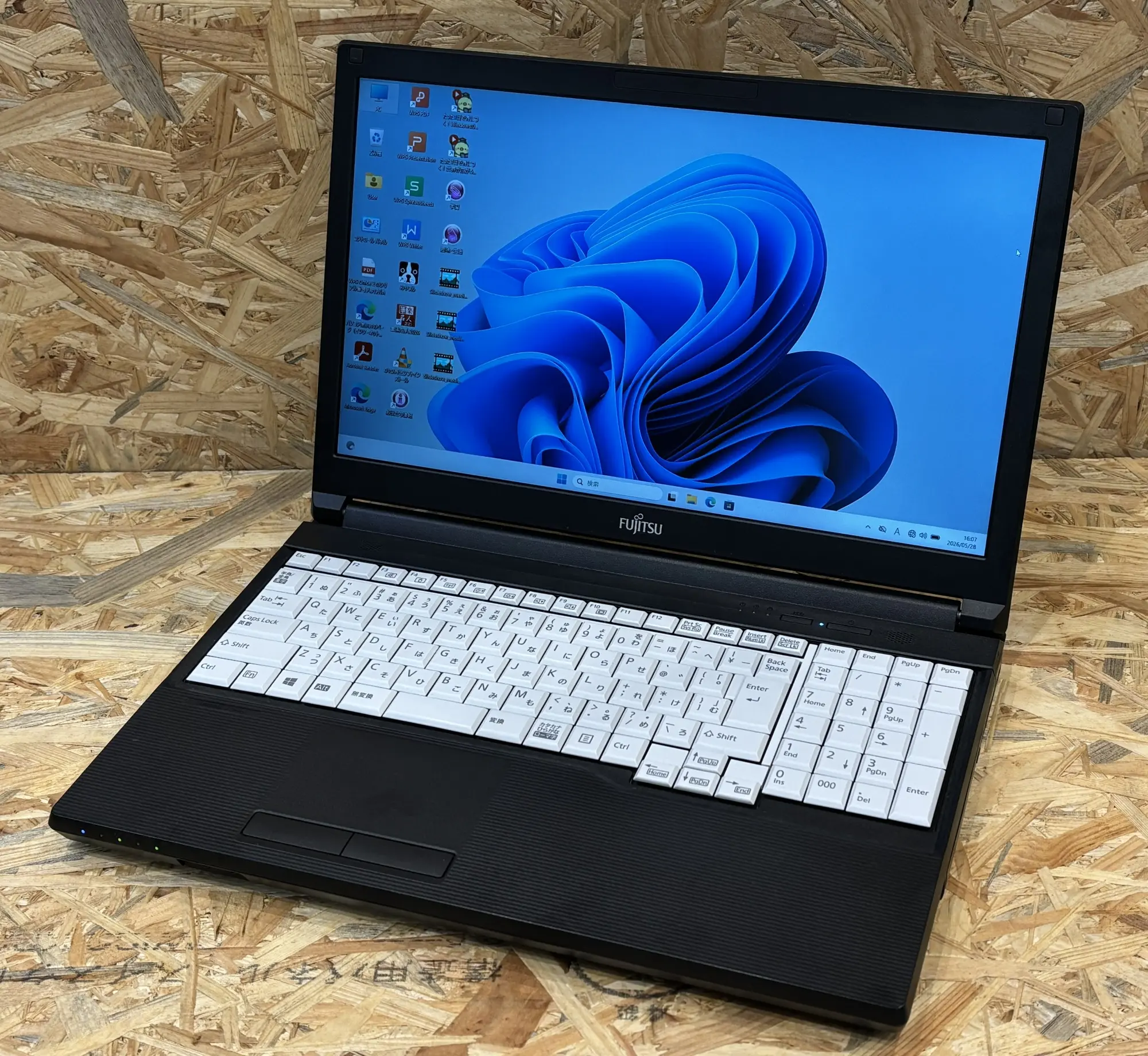 富士通 LIFEBOOK A579/B（第8世代）
