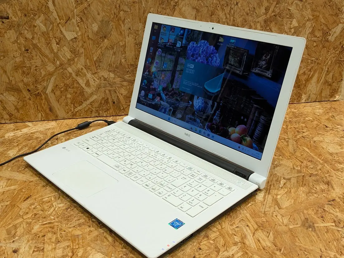 NEC Lavie PC-NS100F1W（第5世代CPU）