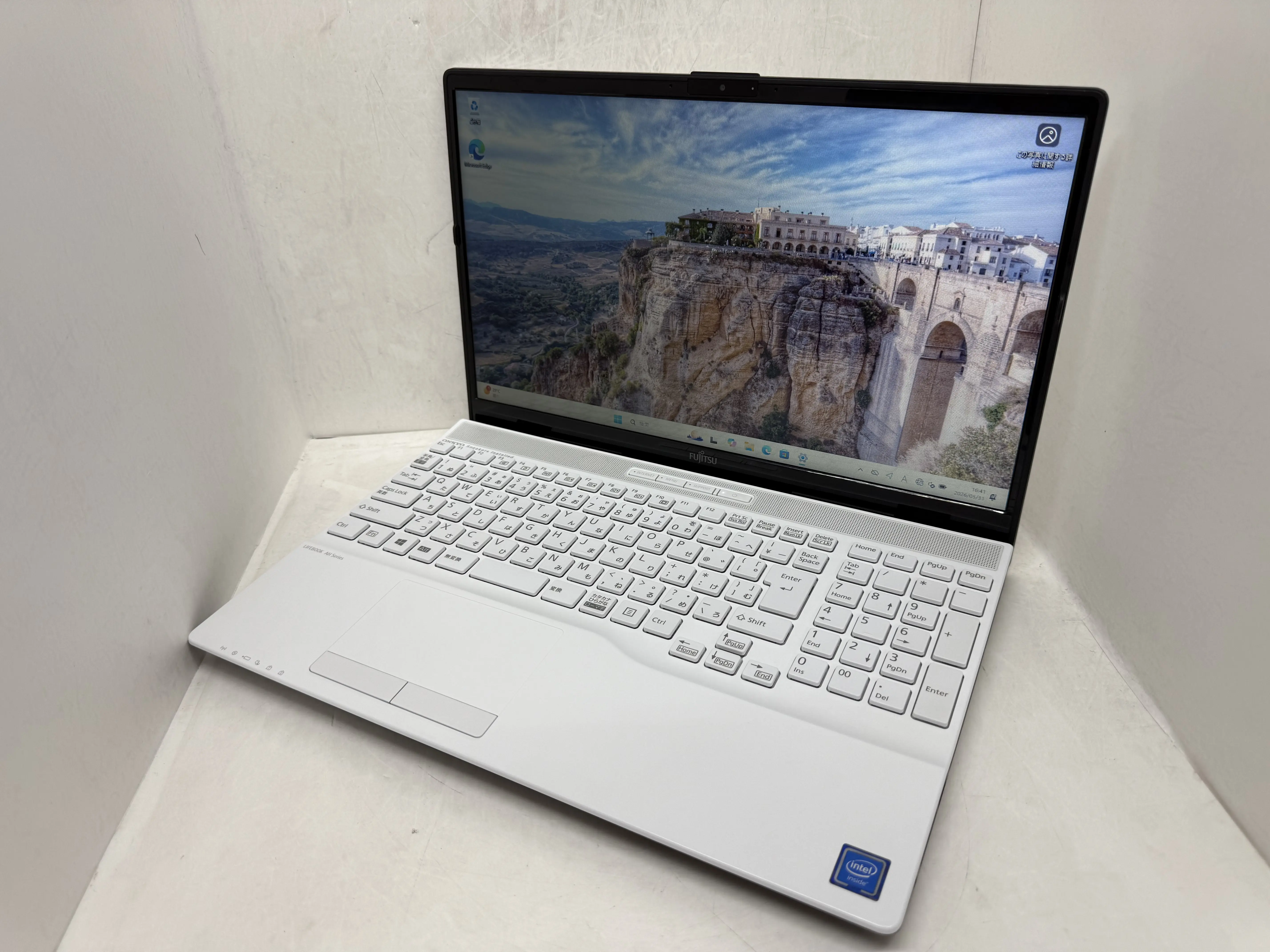 FUJITSU LIFEBOOK  AH42/D3（Celeron4205U）