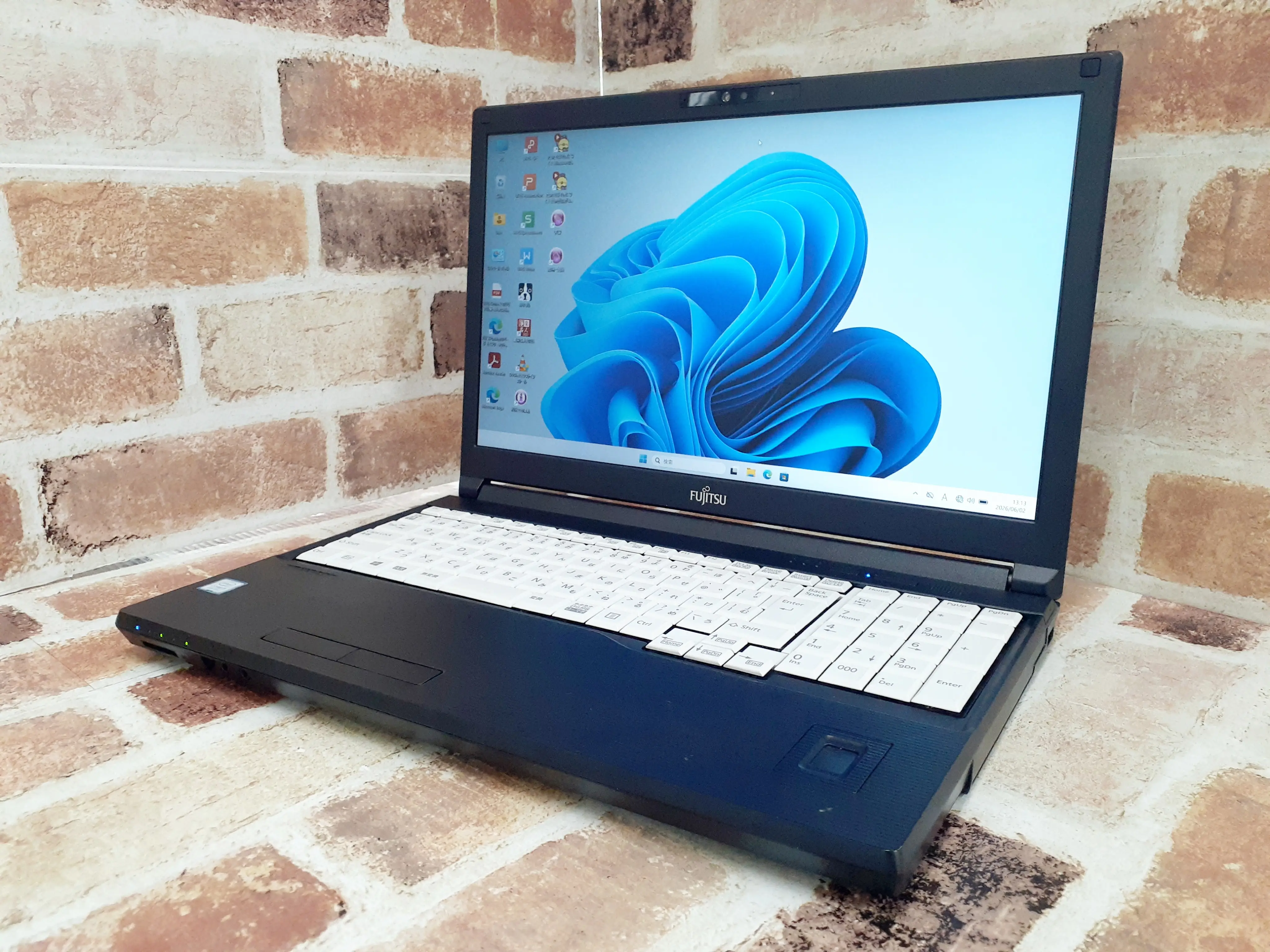富士通 A749/B i5 第8世代