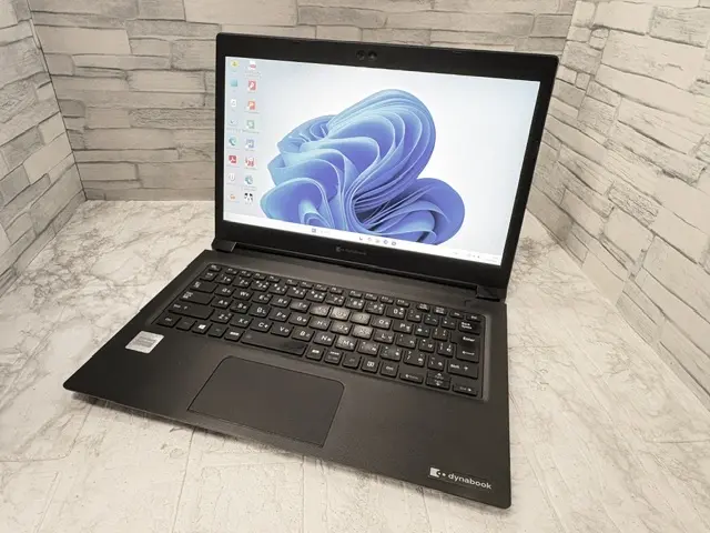 Dynabook（旧東芝）dynabook S73/DP( Corei3-8130U 2.21GHz/8GB/SSD 256GB)第8世代
