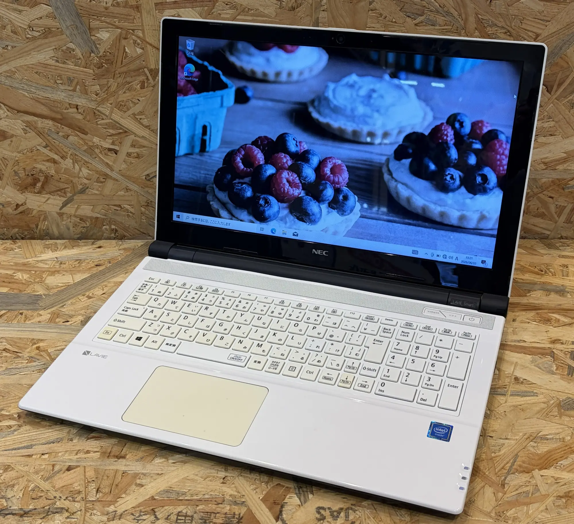 NEC LaVie PC-SN16CJSAA（第6世代CPU）