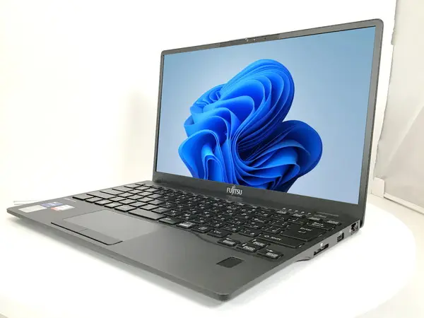 富士通 LIFEBOOK U9312/J（第12世代CPU）