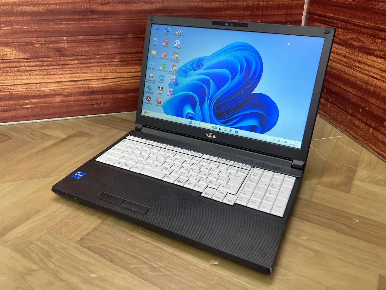 富士通　LIFEBOOK A5511/G