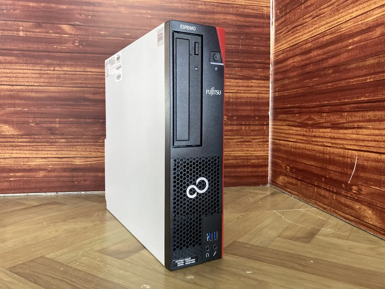 富士通 ESPRIMO D588/B
