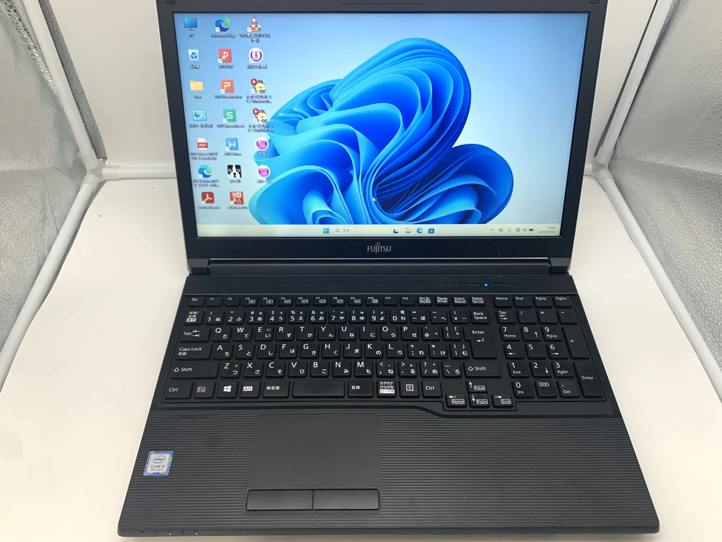 富士通 LIFEBOOK A579/B（第8世代CPU）