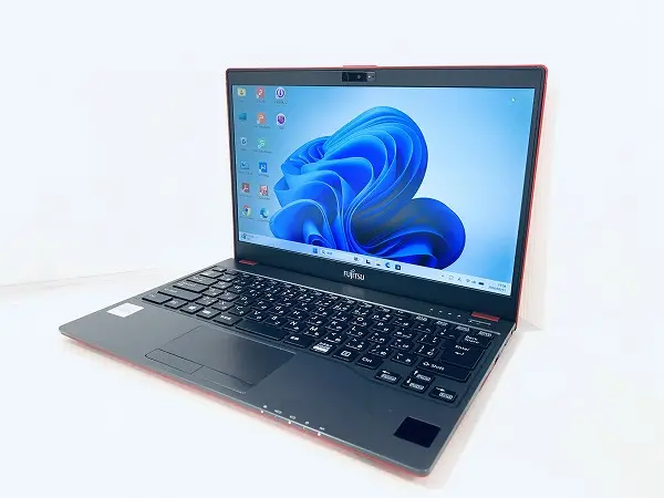 富士通 FUTRO MU937(第7世代CPU)
