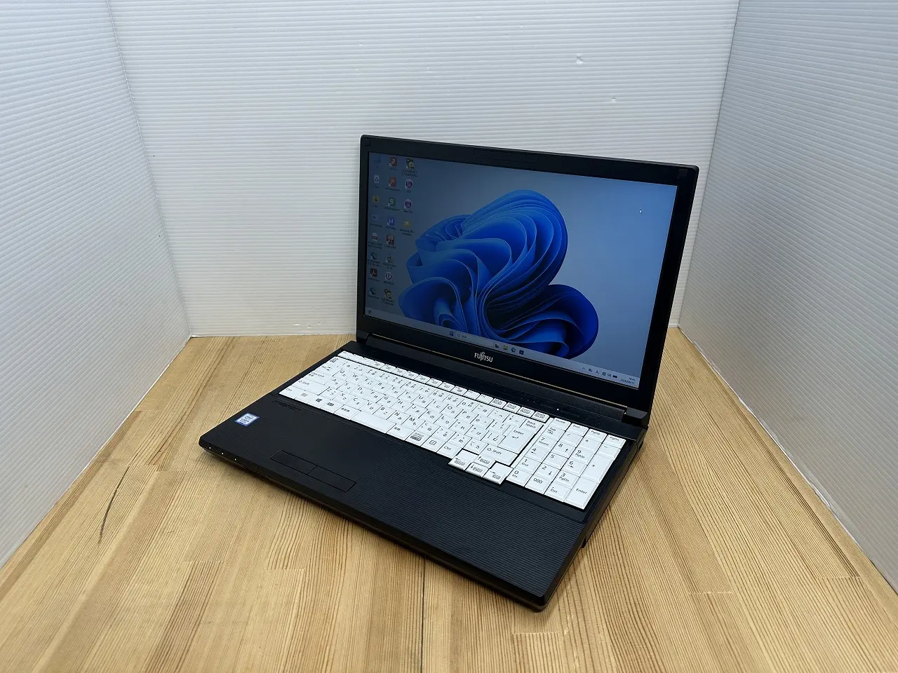 富士通  LIFEBOOK A579/C(第8世代Corei5)