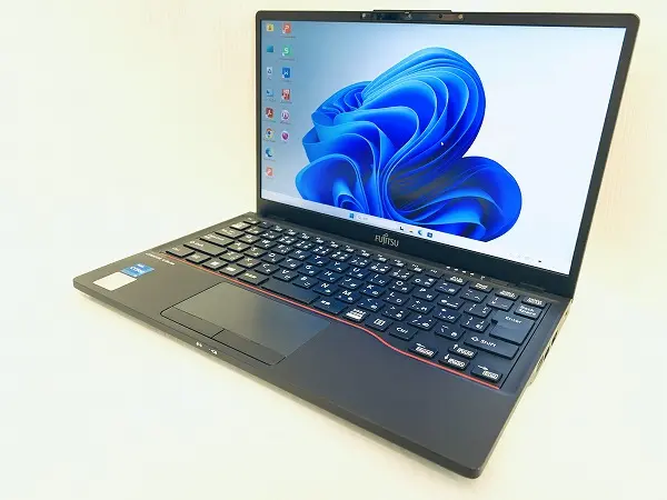 富士通 LIFEBOOK U6312/J (第12世代CPU)