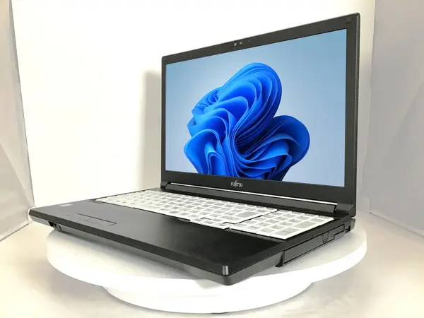 富士通 LIFEBOOK A579/A（第8世代CPU）
