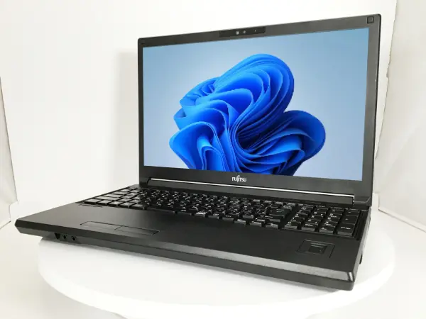 富士通 LIFEBOOK A579/A（第8世代CPU）

