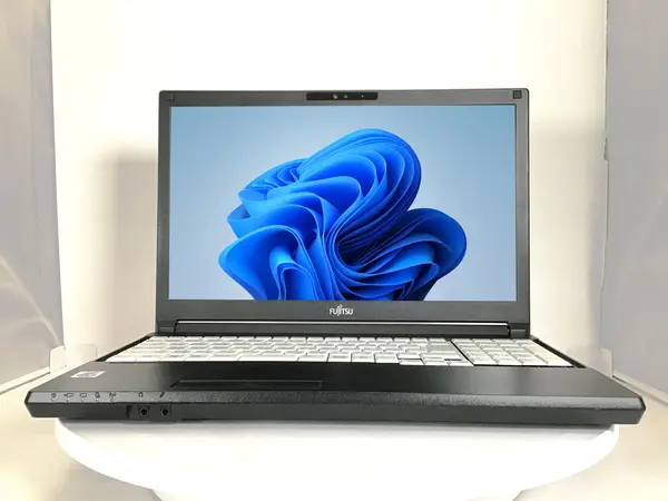LIFEBOOK A5510/E i3 10世代 メモリ8GB SSD128GB 富士通 LIFEBOOK A5510/E(CPU：Core i3 10110U 4.10GHz/メモリ：4GB