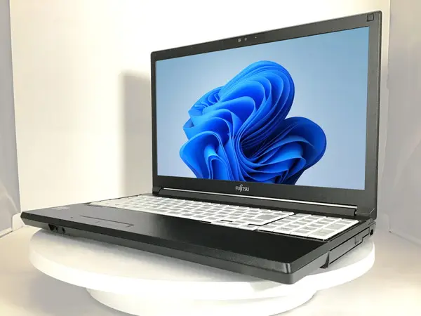 富士通 LIFEBOOK A5510/FX（訳あり）(CPU：Core i5 10210U 4.20GHz
