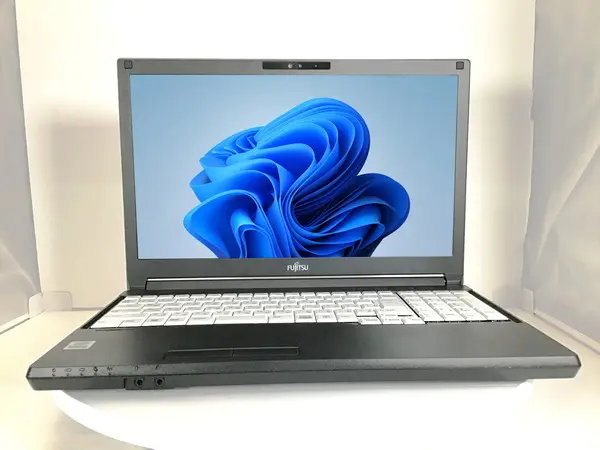 富士通 LIFEBOOK A5510/FX（訳あり）(CPU：Core i5 10210U 4.20GHz