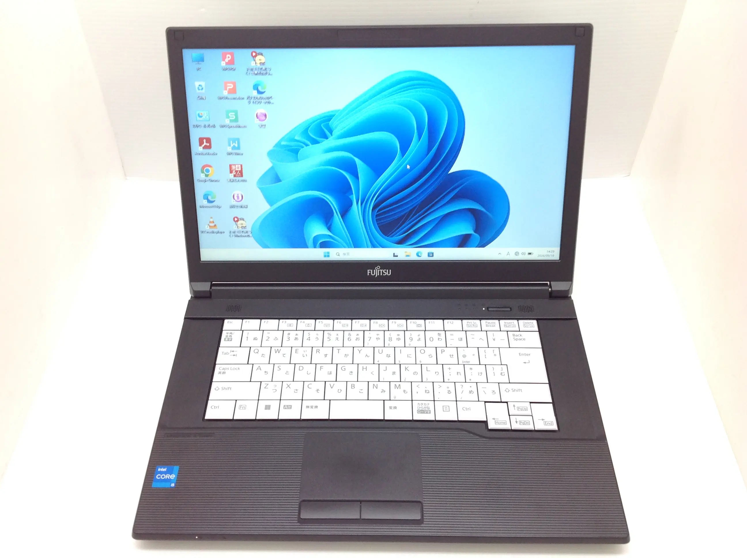 富士通 LIFEBOOK A5512/K (第12世代CPU) Win11Pro・メモリ16GB・SSDモデル