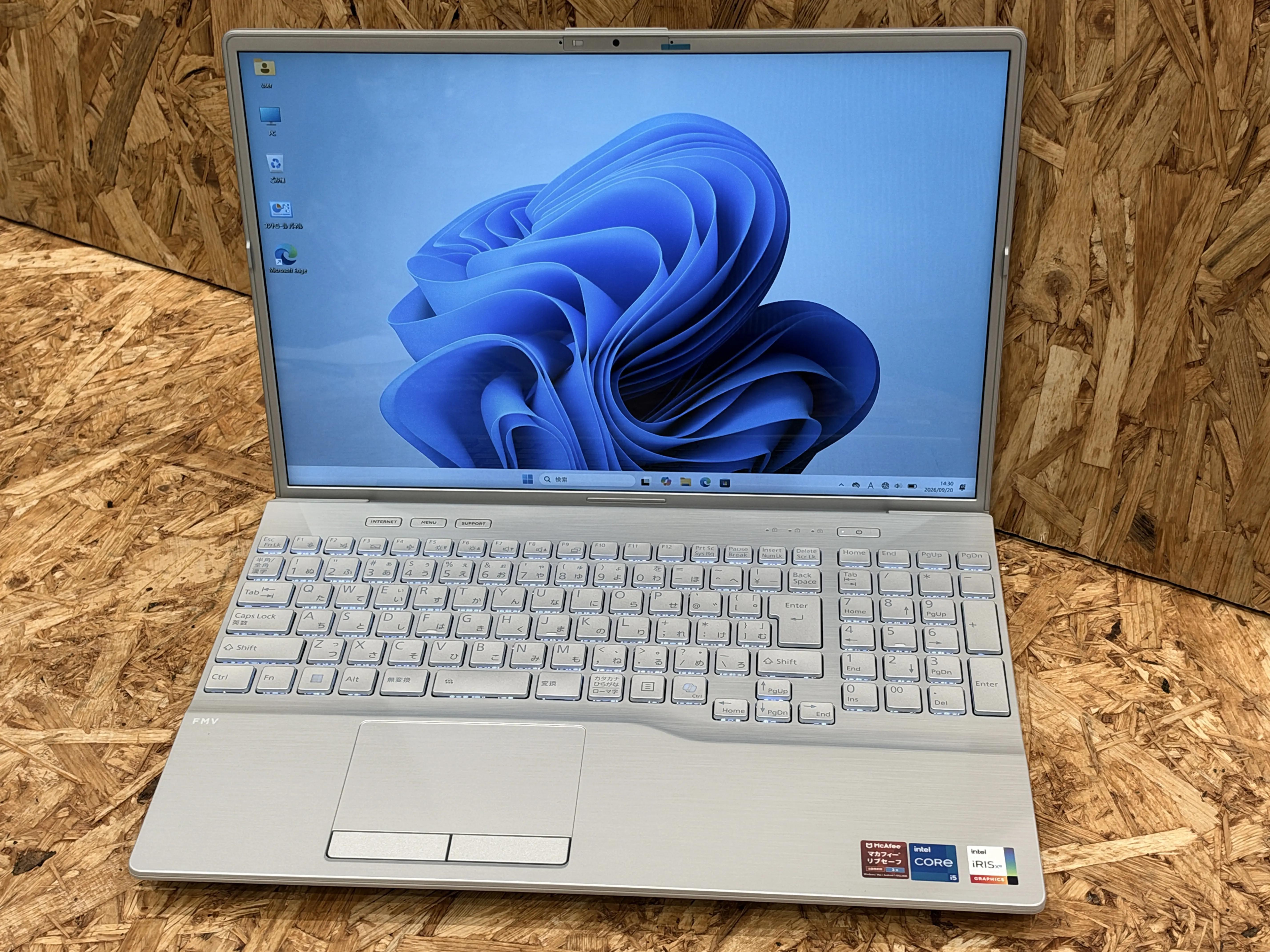 富士通 FMV Note A75-K3 ファインシルバー　(第13世代CPU)