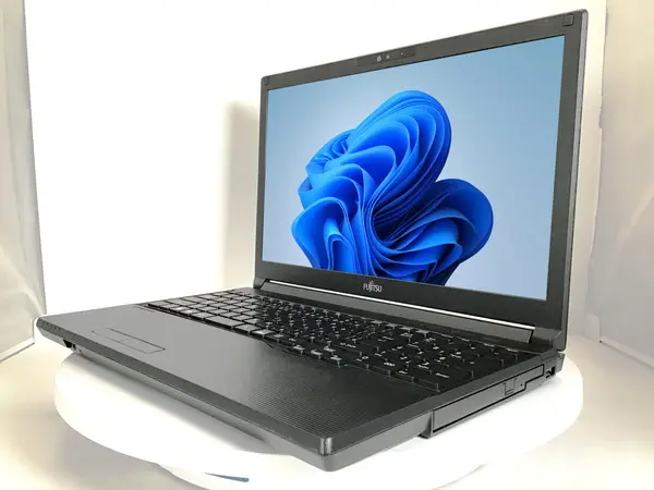 富士通 LIFEBOOK A5511/G（第11世代CPU）